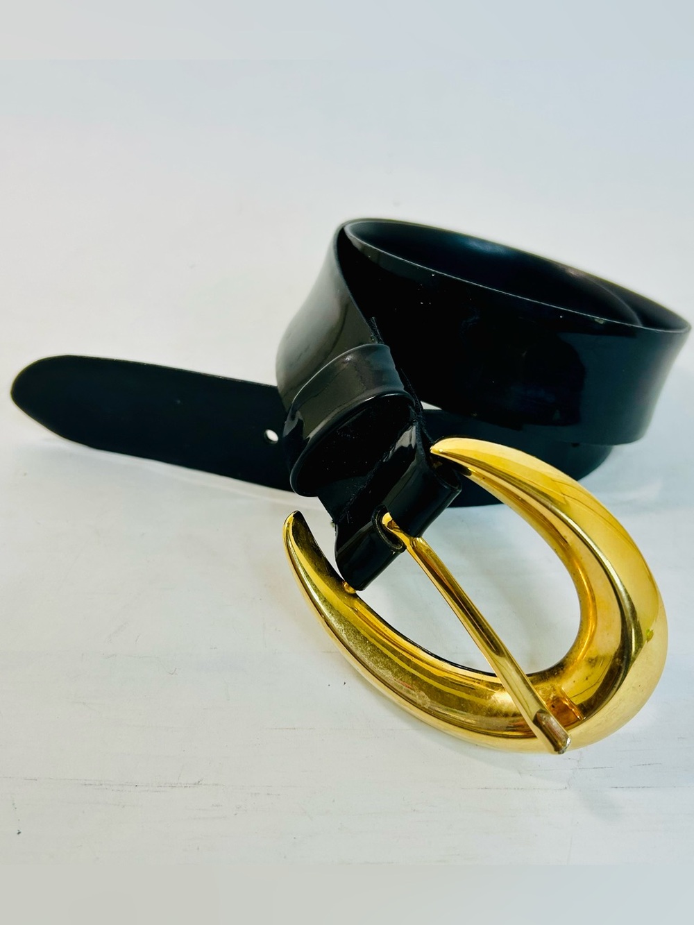 Vintage Jacqueline Ferrar Black Patent leather Belt, Giant Gold Crescent Buckle
